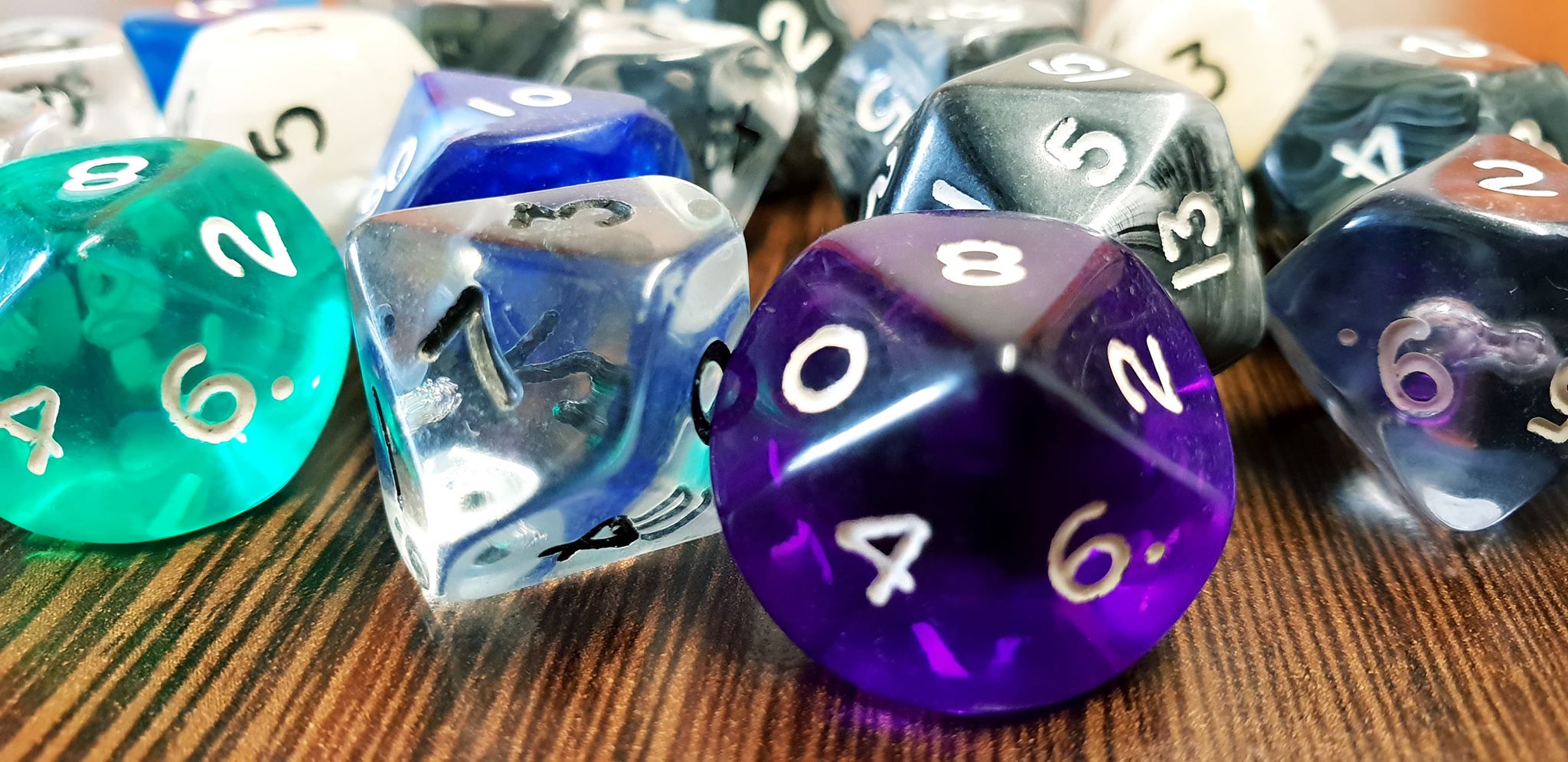 Dés de jeux de rôle Maison Losseau jeux de société Centre de Littérature